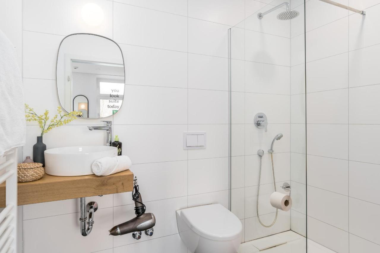 Deluxe Studio,1469433821:JPEG